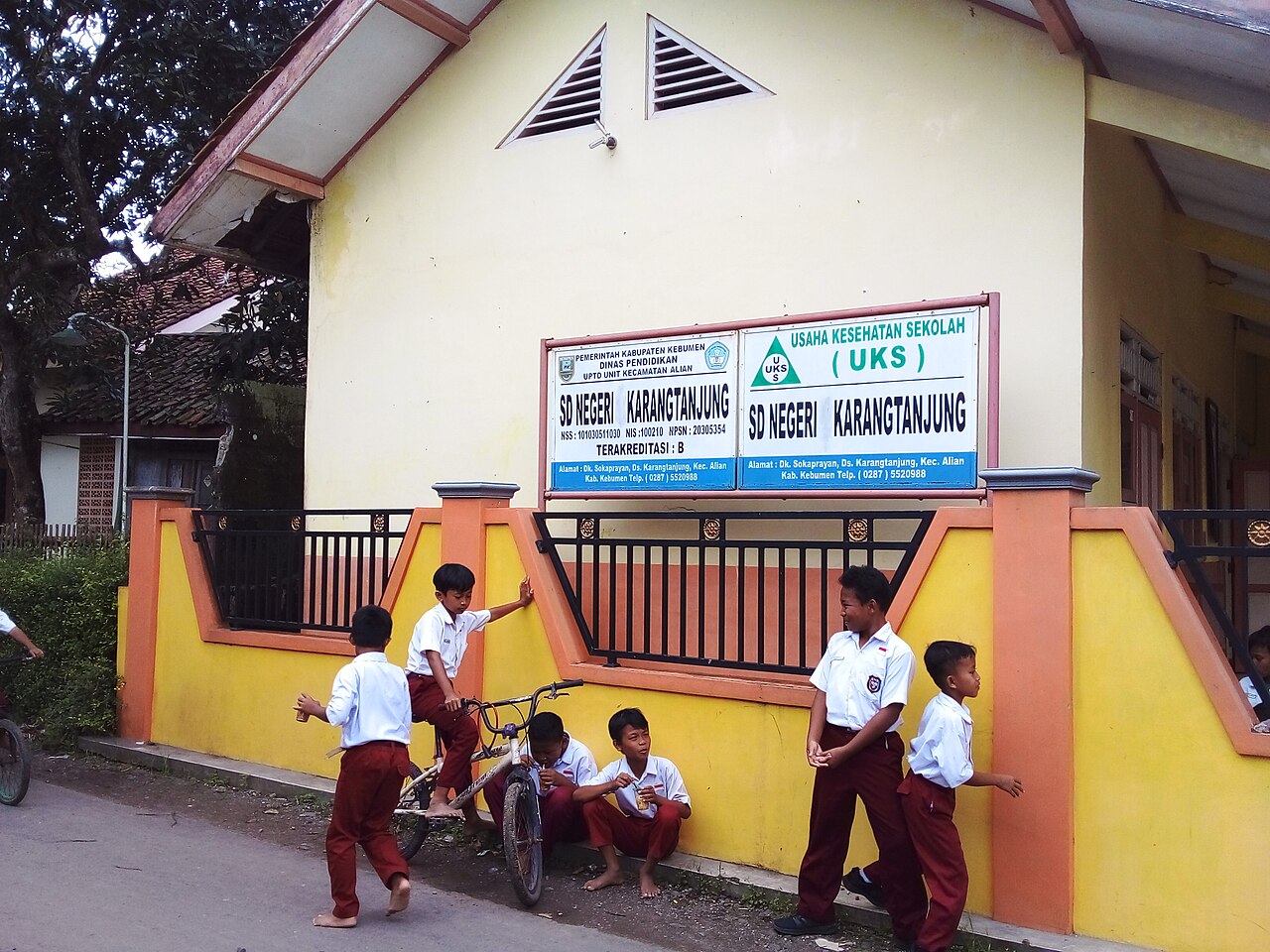 Bantuan buku